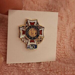 vtg Ladies Auxiliary VFW 10 years bar back lapel pin - red white blue enamel